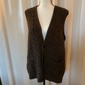 Wool knitted sweater vest, buttons, 2 pockets